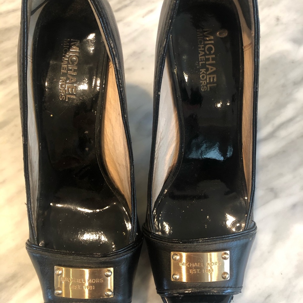 Michael Kors black pumps size 8